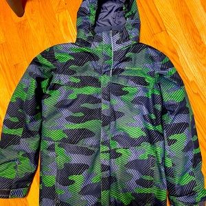 Ski snowboard  jacket kids boy size 14 green and black patter